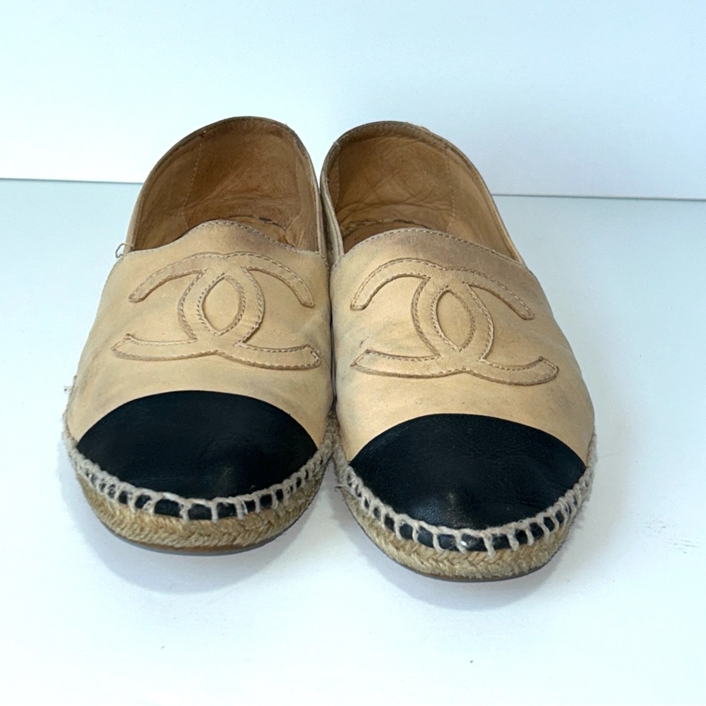 Chanel Beige and Black Leather Espadrilles Flats Sz 39(8)